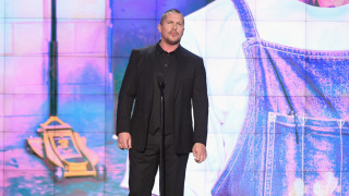 Крисчън Бейл разкри че намира перспективата да се появи в