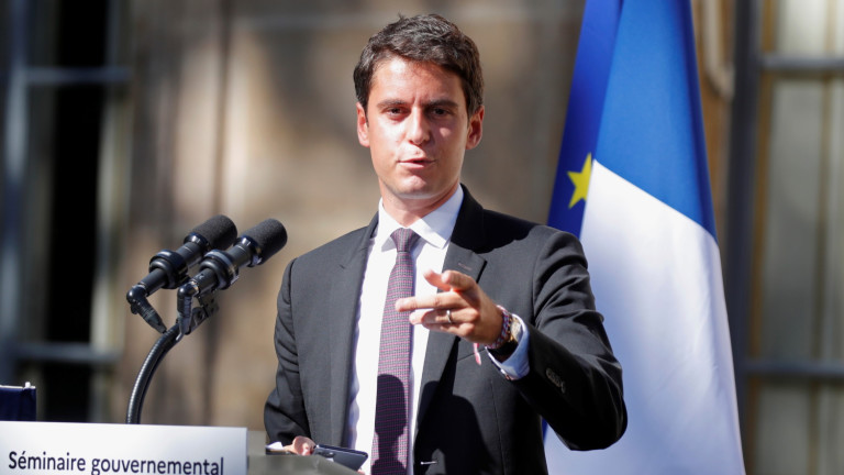 34-годишният Габриел Атал е назначен за министър-председател на Франция, съобщи