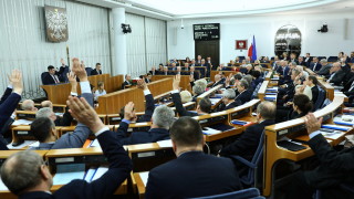 Полският опозиционен сенат отхвърли в петък новият закон който би