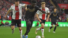 Арсенал подновява преговорите с Букайо Сака