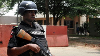 Най-малко 50 загинали при самоубийствен атентат в нигерийска джамия 