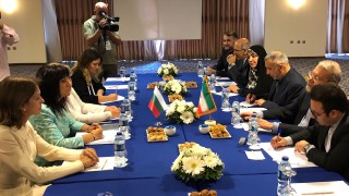 За енергийна свързаност с Иран разговаряха Караянчева и д-р Лариджани