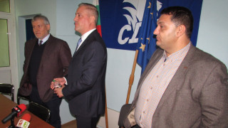 Обединението вдясно не трябва да бъде правено на парче и