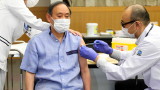 Премиерът на Япония се ваксинира с Pfizer