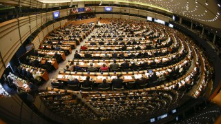 Мнозинството депутати в ЕП гласуваха в подкрепа призоваване на ЕС