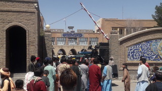 Канада планира да приеме повече от 20 000 афганистанци включително