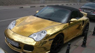 Златно Porsche 911 кабрио се появи в Русия