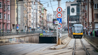 Местят трамваите на "Скобелев" по стоманобетонна рампа