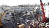 35 са към този момент жертвите от земетресението в Турция, десетки извадени отдолу под руините 