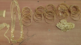 Митнически служители откриха 529 39 грама златни накити при проверка на