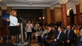 Вицепрезидентът иска повече жени в науката