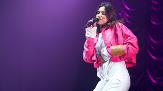 Дуа Липа представи новото видео към сингъла IDGAF режисирано от