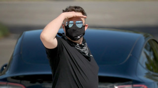 Илон Мъск е продал допълнителни 934 091 акции за 1 05