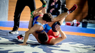 Трима българи ще се борят за златен медал в първия