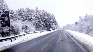 Слаб сняг вали в област Стара Загора в района на