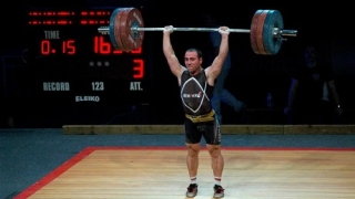 Диан Минчев остана шести на европейското по вдигане на тежести