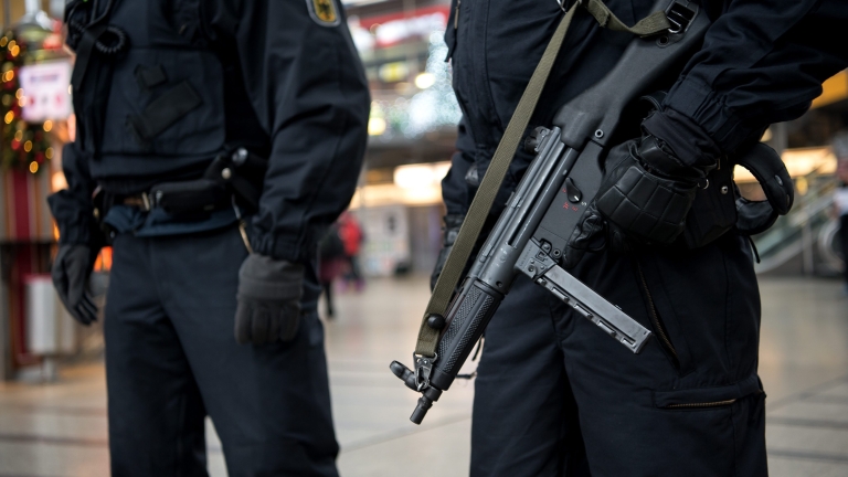 Няколко души са ранени от мъж с нож в Мюнхен
