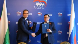 "Възраждане" подписа споразумение за сътрудничество с партията на Путин