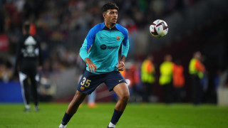 Мароканският защитник Чади Риад който дебютира за Барселона в последните