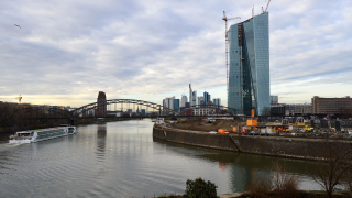 Последните данни показват че инфлацията в еврозоната е на правилния