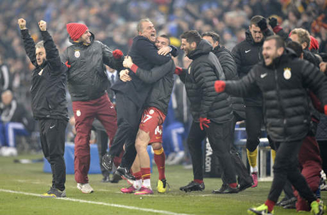 Наказаха Терим 9 мача, жена ще го замени