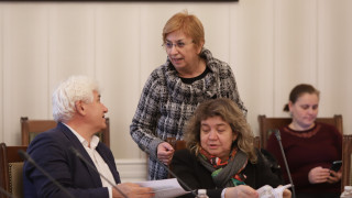 Депутатите от Комисията по конституционни въпроси в Народното събрание приеха
