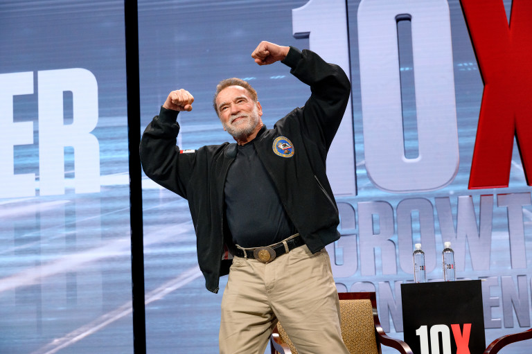 Не става единствено с мускули, би трябвало и разсъдък