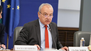 Самохвално рекламираните бюджети с дефицит от 3 през последните пет