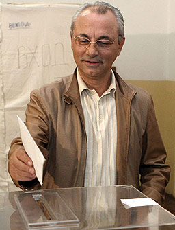 Доган гласува за демократична България