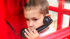 Националната телефонна линия за деца вече ще се поддържа само Закрила на детето