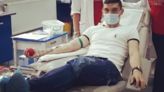 Нападателят на Лудогорец Клаудиу Кешеру дари кръвна плазма Той