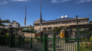 Посланикът на Германия в Китай Ян Хекер почина внезапно по малко