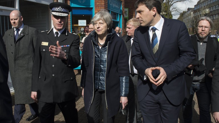 Британският премиер Тереза Мей посети Солсбъри. Градът стана арена на