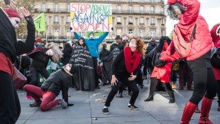 В редица големи градове по света се състояха протести срещу