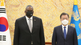 Въпреки нарастващата заплаха от ракетните и оръжейните програми на Северна