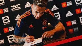 Манчестър Юнайтед представи най скъпата си лятна покупка Антони Бразилският флангови