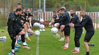 Юношата на Славия Кристиян Балов попадна в групата на белите