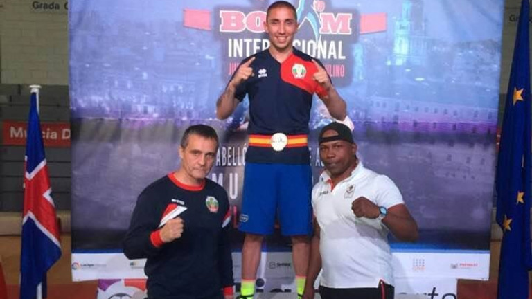 Българските боксьори спечелиха две титли от международния турнир в Мурсия,