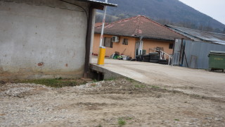 Троянски бизнесмен за битката си да има път до бизнеса си