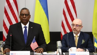 Министърът на отбраната на САЩ Лойд Остин говорейки на срещата