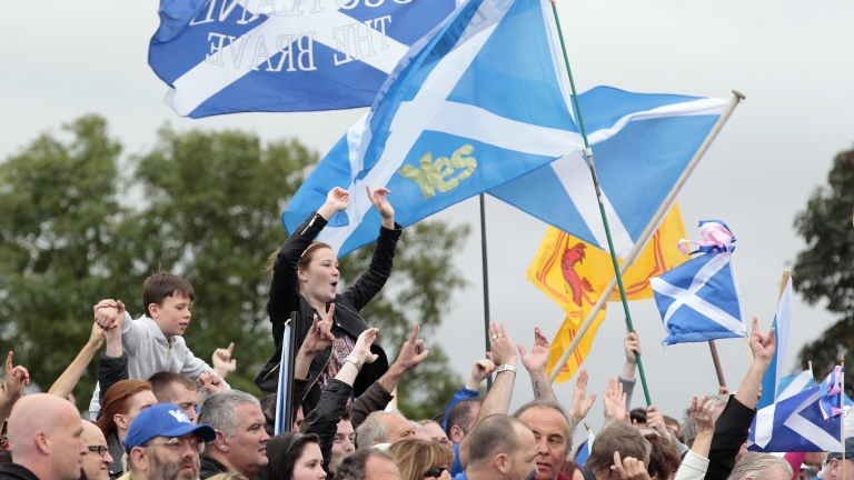 Хиляди шотландци поискаха независимост от Великобритания