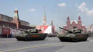След десетилетие на нараснали инвестиции в руската отбрана през което