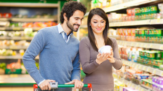 Когато си купуваме хранителни продукти и напитки се опитваме да