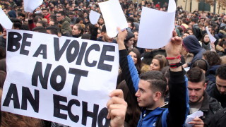 Албанското правителство твърди, че изпълнява исканията на студентите