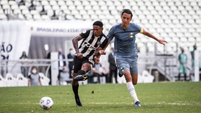 Нападателят на бразилския елитен тим Сеара Рик ще продължи кариерата