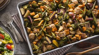 Печените зеленчуци са една от най универсалните гарнитури които можем да