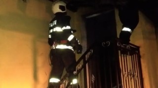 Пожар в центъра на София събра два екипа огнеборци 