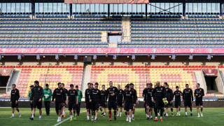 Футболистите от националния отбор пристигнаха в Подгорица Те се готвят за