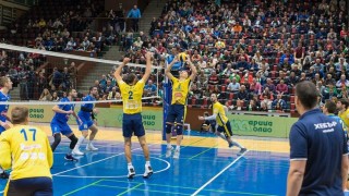 Капитанът на волейболния шампион Нефтохимик 2010 Иван Станев ще остане