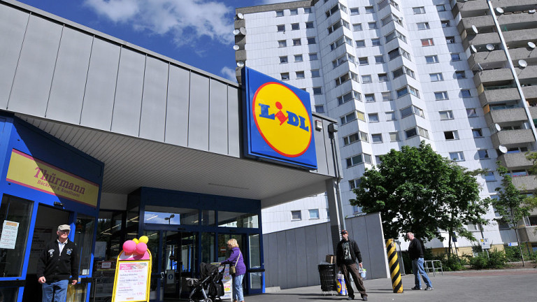 След колеблив успех Lidl "атакува" конкурента си Aldi на най-големия потребителски пазар